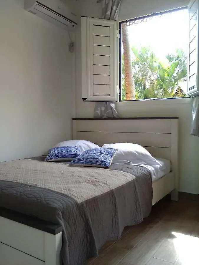 Sonella Bungalow Ле-Гозье